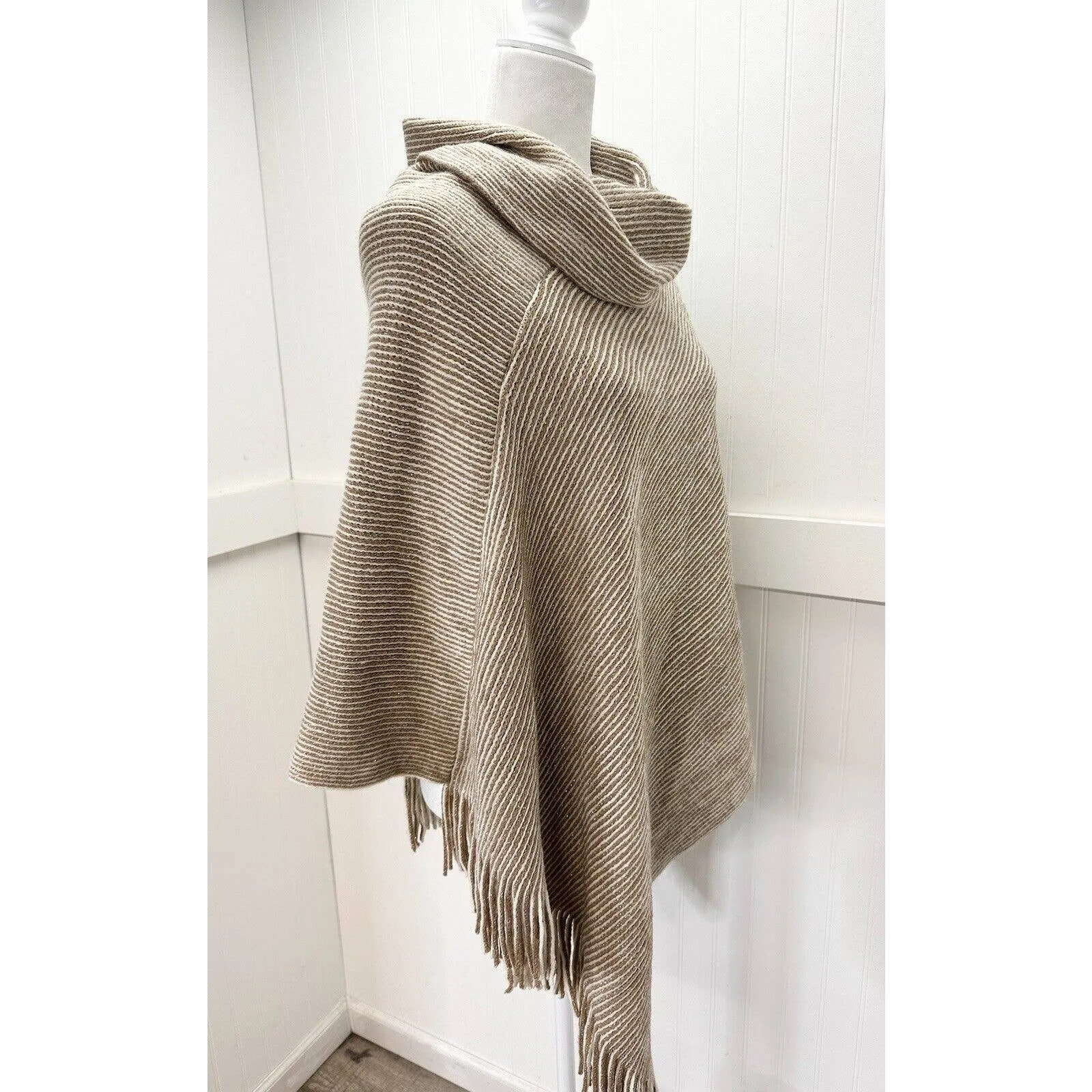 Chicos Cowl Neck Poncho OS Beige/Tan Metallic Striped Knit Sweater Fringe NEW