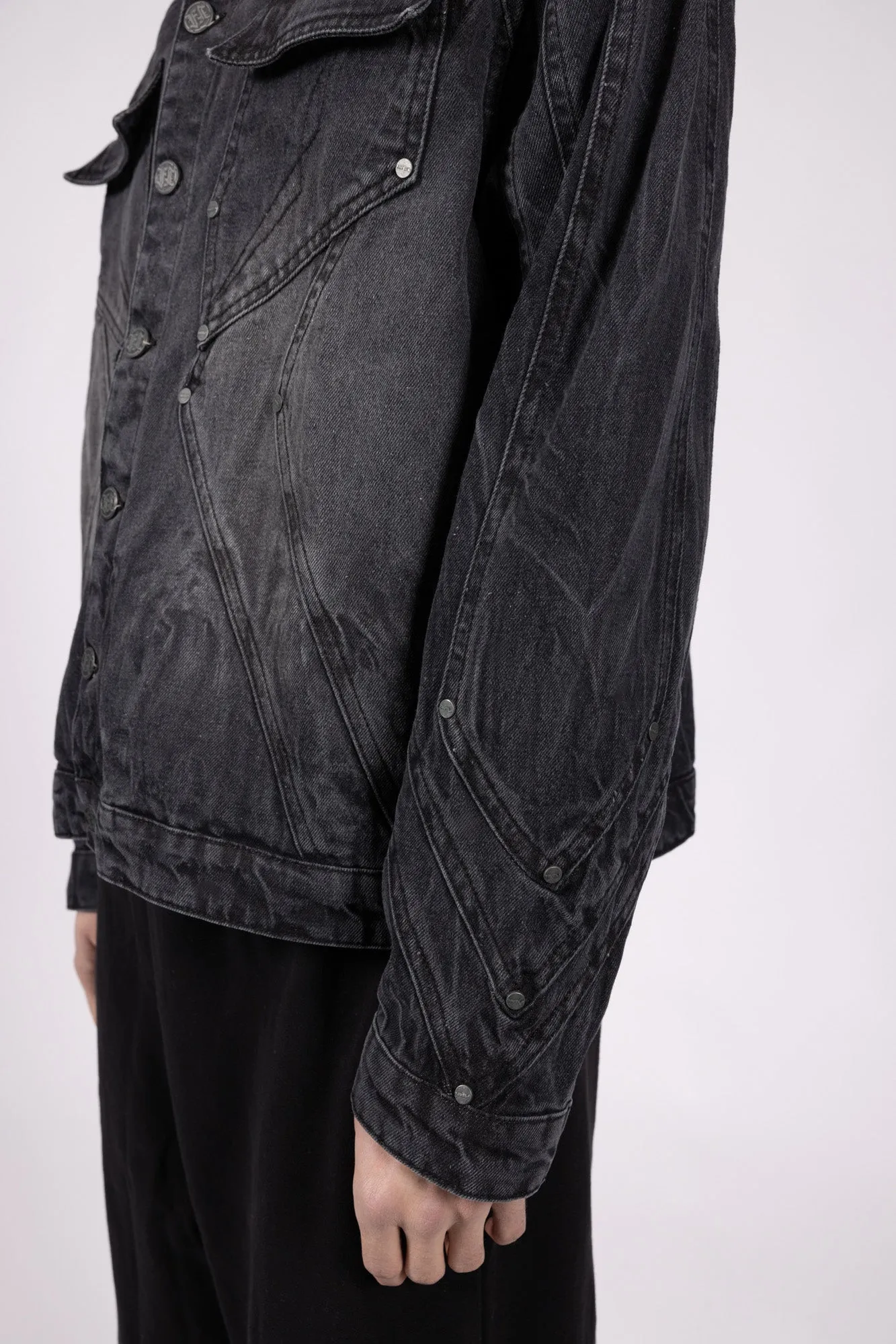 HEAVY CUTLINE BLACK WAVE WASHED DENIM JACKET [PRE ORDER]