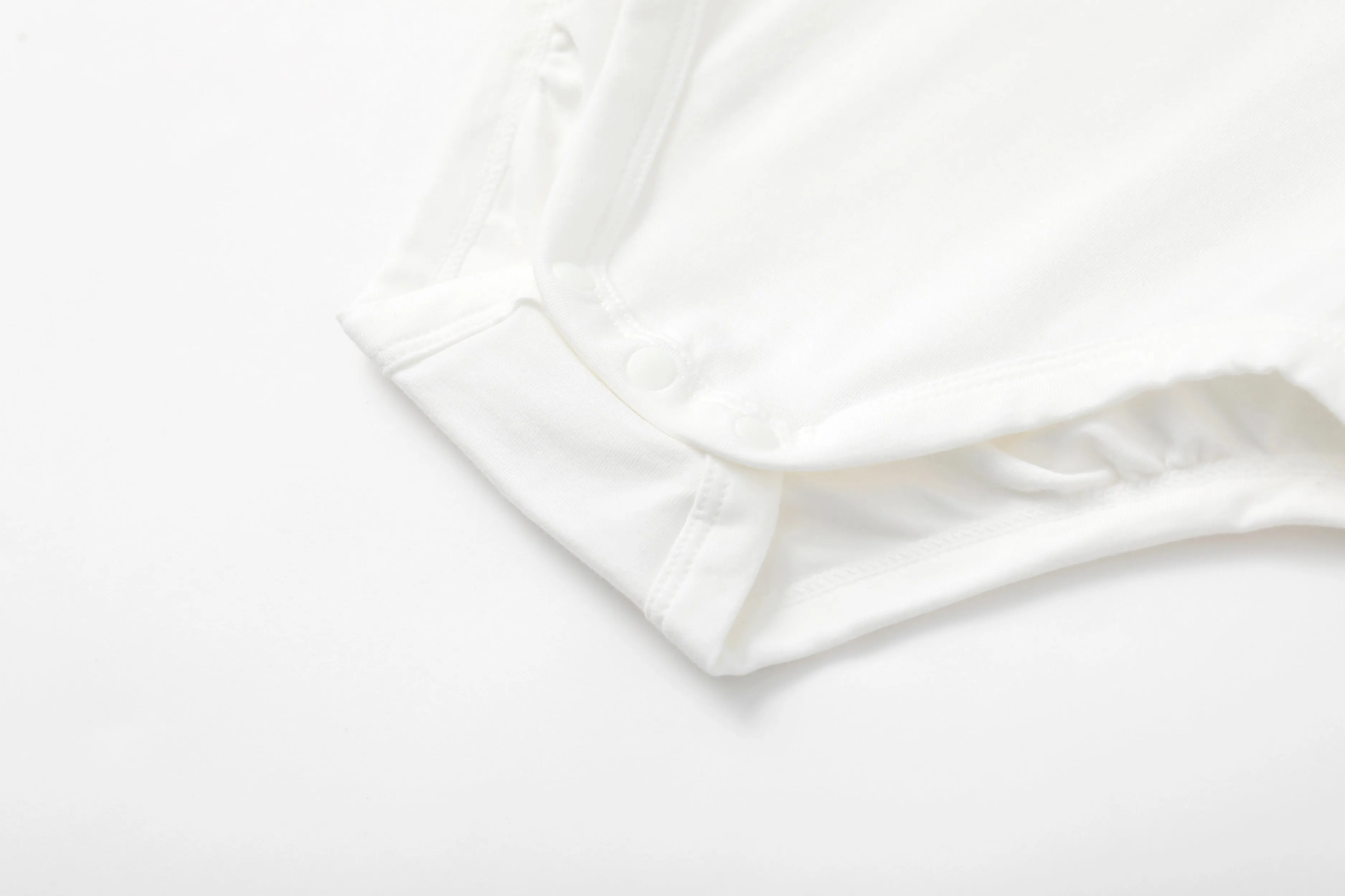 Vauva BBNS - Organic Cotton White Striped Pattern Bodysuits (2-pack)